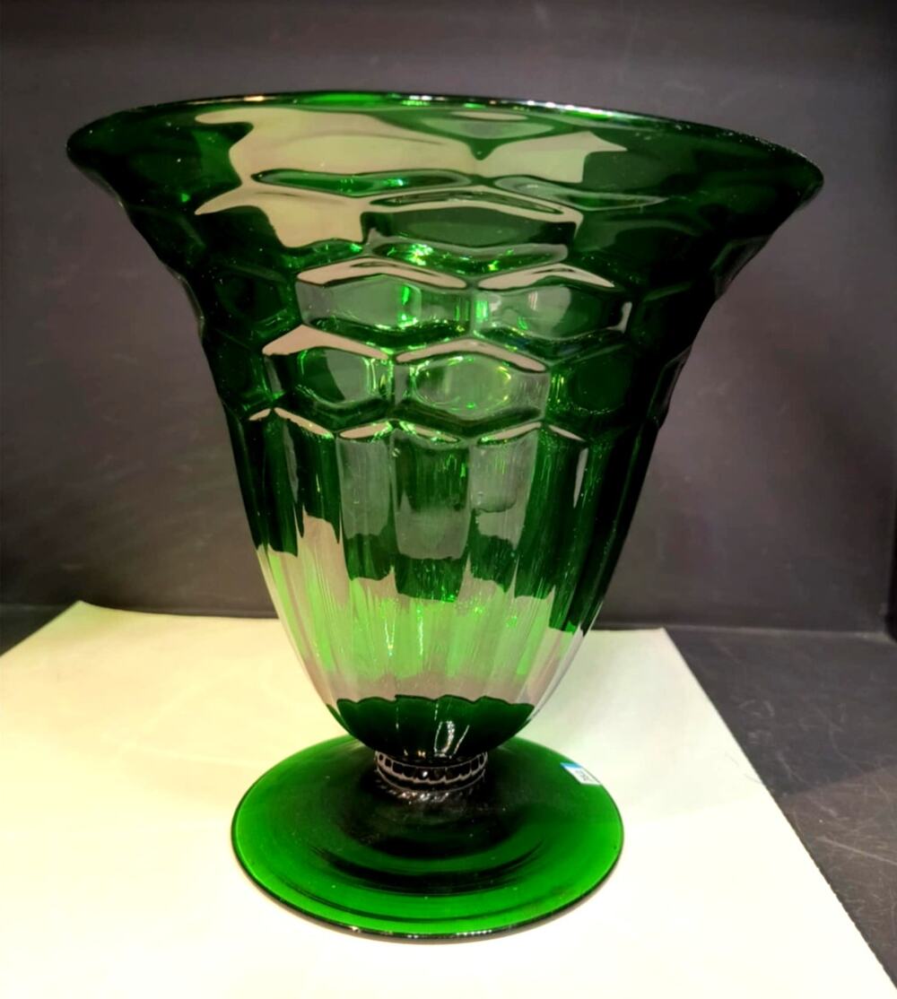 732. Rare Dark Green UG Vase Honeycomb Pattern UV Reactive